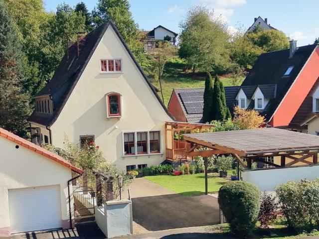Apartment with Rooftop Studio and Garden