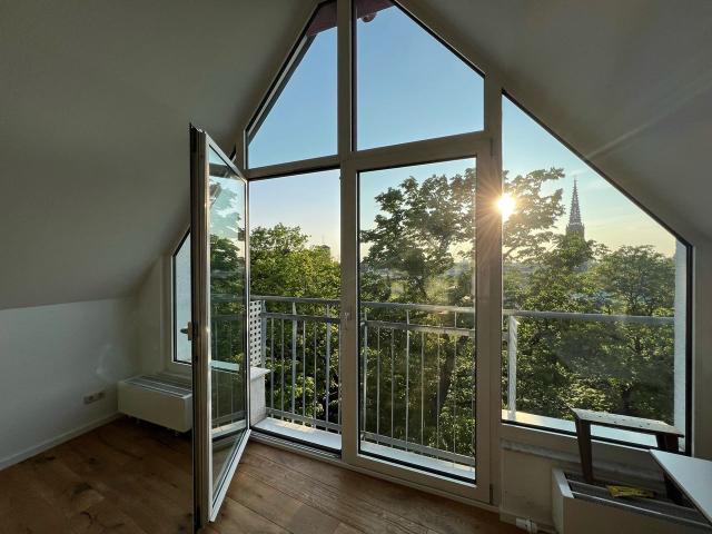 Apartment with Skyline View, Munchen Amsterdam Apartments for Rent