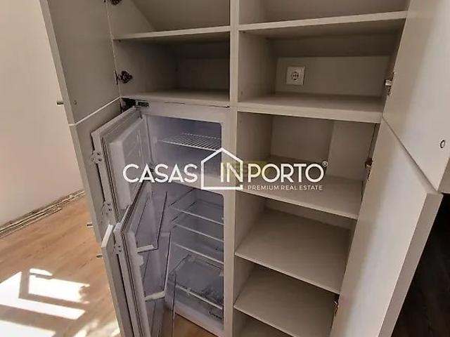 Apartment T0 in Lordelo do Ouro e Massarelos, Porto