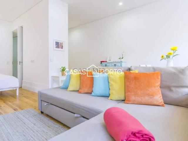 Apartment T0 in Mafamude e Vilar do Paraíso, Vila Nova de Gaia