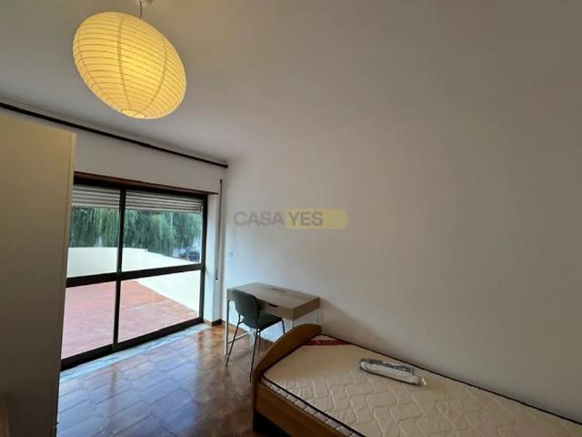 Apartment T1 in Coimbra Sé Nova, Santa Cruz, Almedina e São Bartolomeu, Coimbra