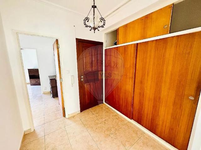 Apartment T1 in Cacém e São Marcos, Sintra