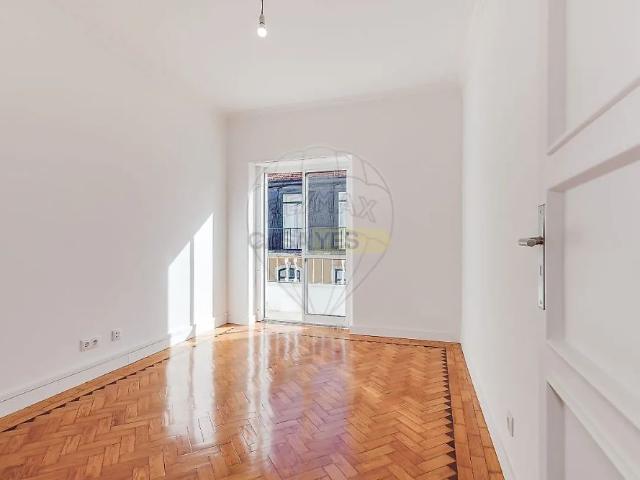 Apartment T1 in Campolide, Lisboa