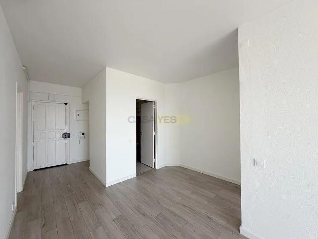 Apartment T1 in Carcavelos e Parede, Cascais
