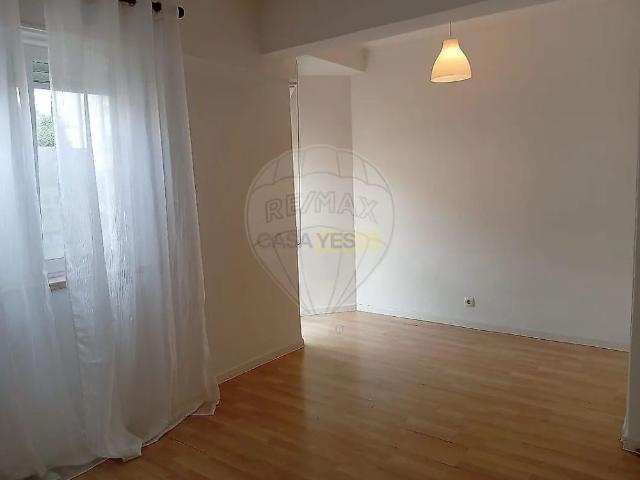 Apartment T1 in Carcavelos e Parede, Cascais