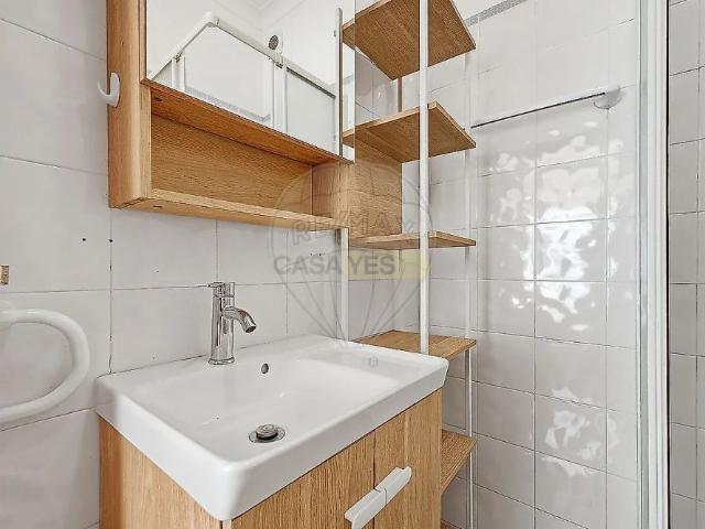 Apartment T1 in Carcavelos e Parede, Cascais
