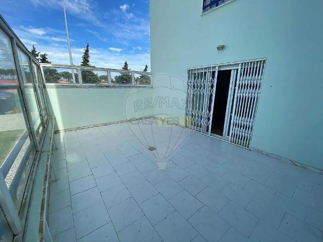 Apartment T1 in Carcavelos e Parede, Cascais