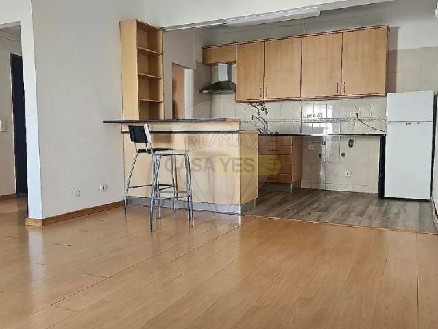 Apartment T1 in Charneca de Caparica e Sobreda, Almada