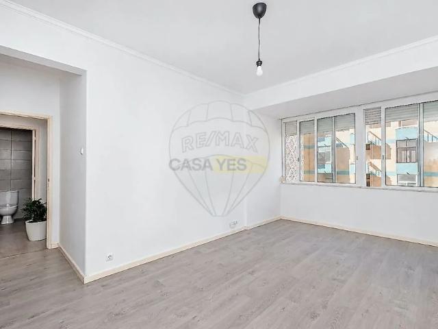 Apartment T1 in Algés, Linda a Velha e Cruz Quebrada Dafundo, Oeiras