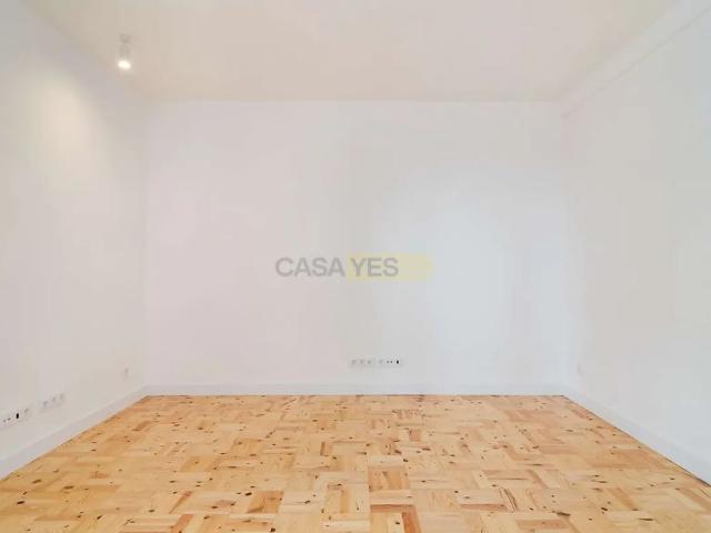 Apartment T1 in Algés, Linda a Velha e Cruz Quebrada Dafundo, Oeiras