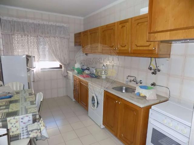 Apartment T1 in Faro Sé e São Pedro, Faro