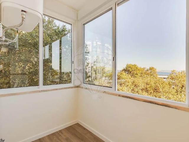 Apartment T1 in Oeiras e São Julião da Barra, Paço de Arcos e Caxias, Oeiras