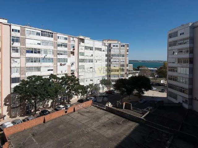 Apartment T1 in Oeiras e São Julião da Barra, Paço de Arcos e Caxias, Oeiras