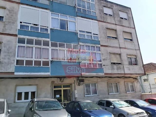 Apartment T1 in Laranjeiro e Feijó, Almada