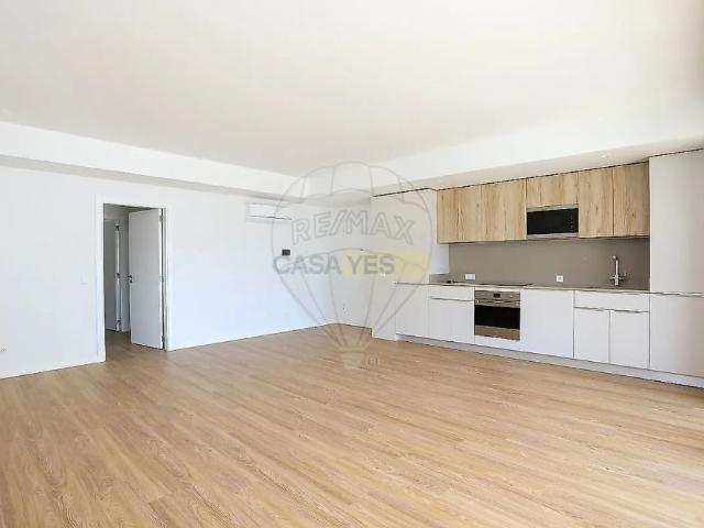 Apartment T1 in Santo António dos Cavaleiros e Frielas, Loures