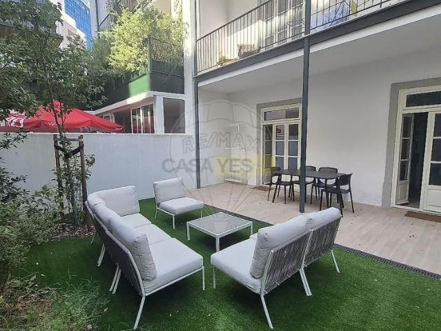 Apartment T1 in Santo António, Lisboa
