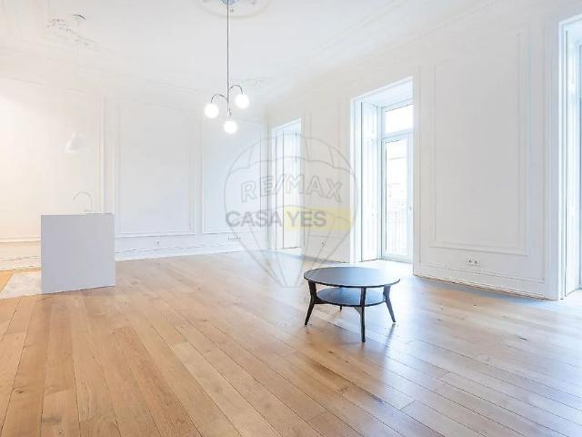 Apartment T1 in Santo António, Lisboa