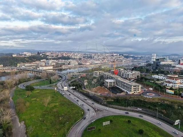 Apartment T1 in Santa Clara e Castelo Viegas, Coimbra
