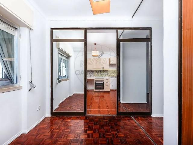 Apartment T1 in Venteira, Amadora