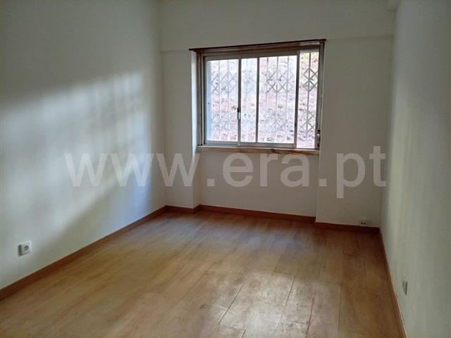 Apartment T1 / Oeiras, Carnaxide e Queijas