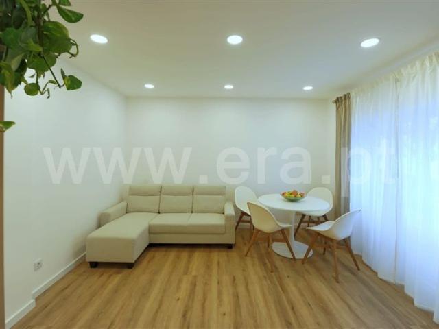 Apartment T1 / Oeiras, J.Pimenta