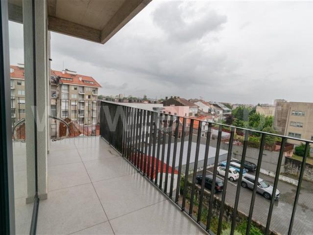Apartment T1 / Porto, Arca d´ Água