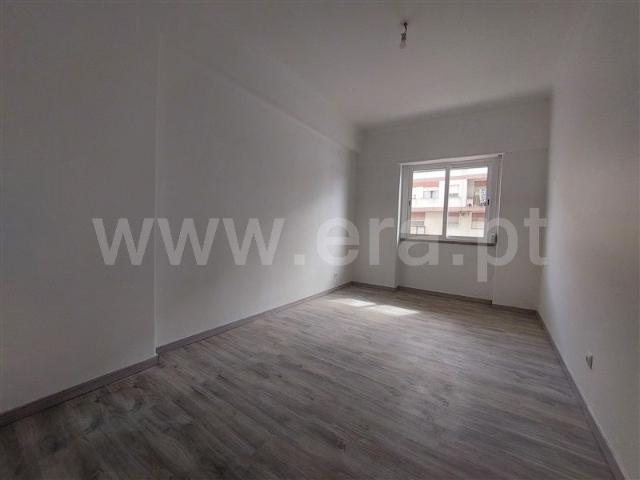 Apartment T2 / Amadora, Buraca