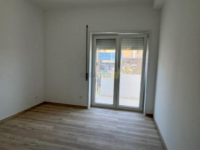 Apartment T2 in Coimbra Sé Nova, Santa Cruz, Almedina e São Bartolomeu, Coimbra