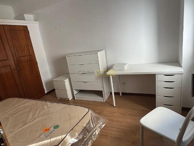 Apartment T2 in Coimbra Sé Nova, Santa Cruz, Almedina e São Bartolomeu, Coimbra