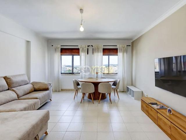 Apartment T2 in Cacém e São Marcos, Sintra