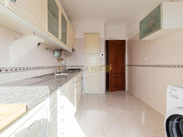 Apartment T2 in Cacém e São Marcos, Sintra