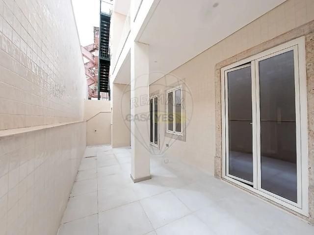 Apartment T2 in Campo de Ourique, Lisboa