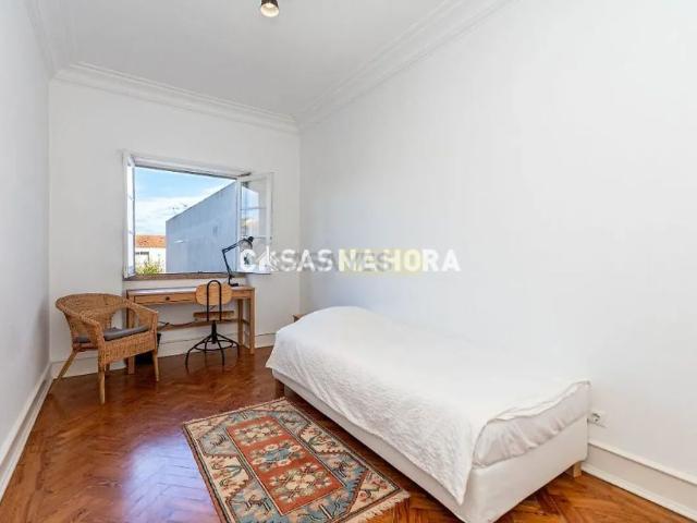 Apartment T2 in Campolide, Lisboa