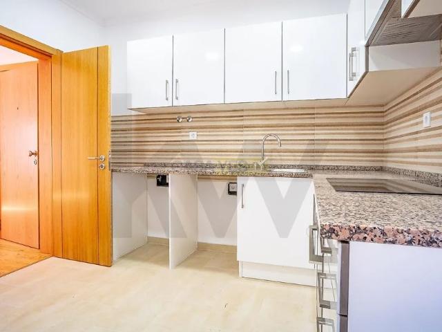 Apartment T2 in Caparica e Trafaria, Almada