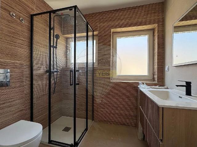 Apartment T2 in Carcavelos e Parede, Cascais