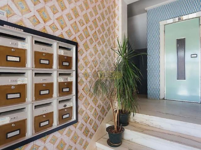 Apartment T2 in Carcavelos e Parede, Cascais