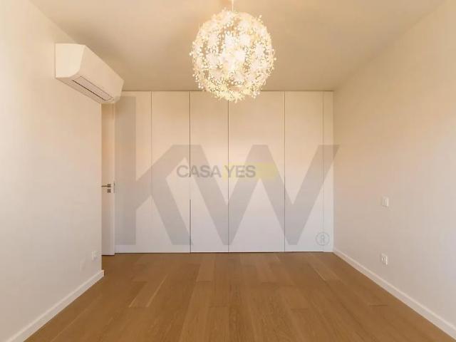 Apartment T2 in Carcavelos e Parede, Cascais