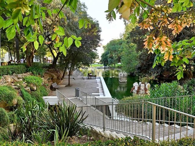 Apartment T2 in Carcavelos e Parede, Cascais