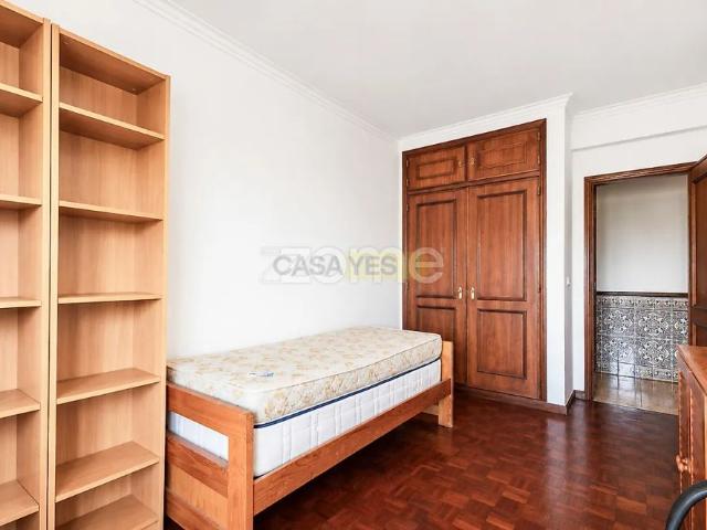 Apartment T2 in Carcavelos e Parede, Cascais