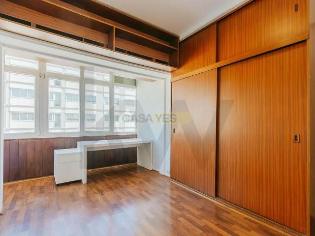 Apartment T2 in Carnide, Lisboa