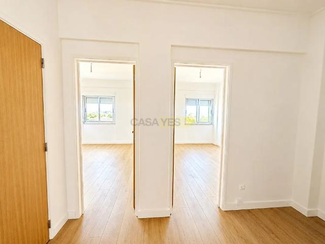Apartment T2 in Carnide, Lisboa