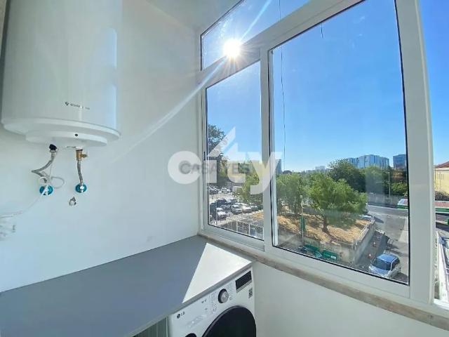 Apartment T2 in Carnide, Lisboa