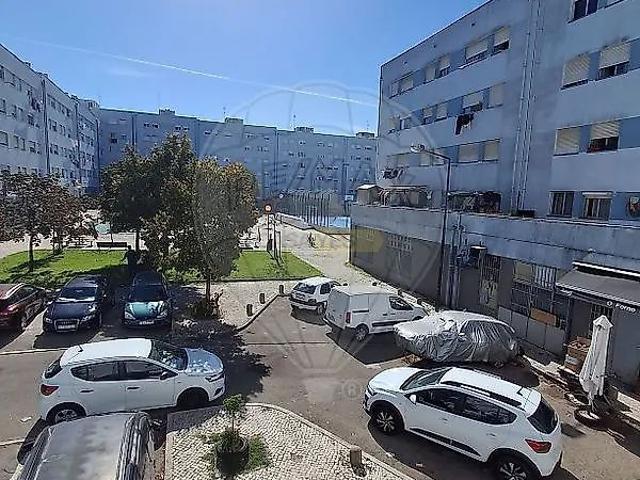 Apartment T2 in Carnide, Lisboa