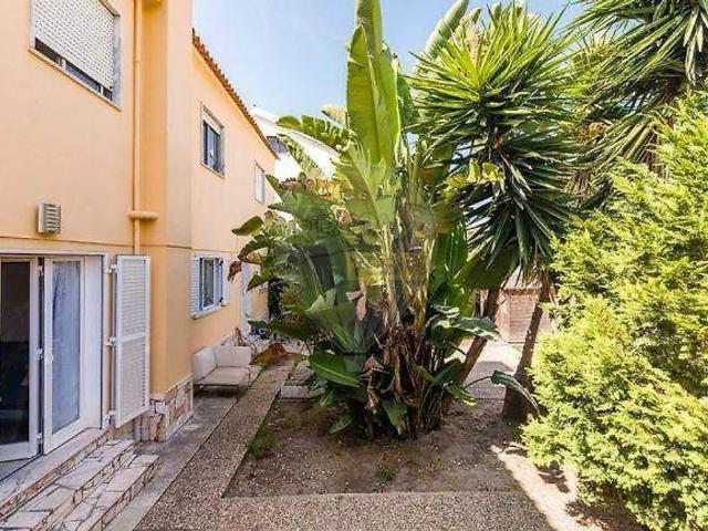 Apartment T2 in Charneca de Caparica e Sobreda, Almada
