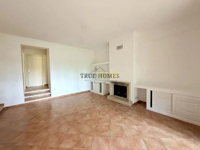 Apartment T2 in Charneca de Caparica e Sobreda, Almada