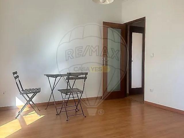 Apartment T2 in Charneca de Caparica e Sobreda, Almada