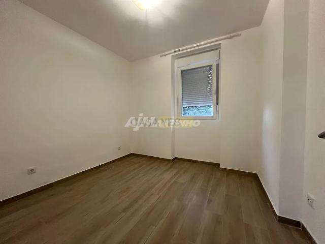 Apartment T2 in Custóias, Leça do Balio e Guifões, Matosinhos