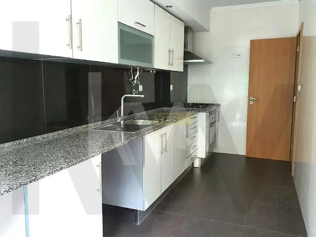 Apartment T2 in Amora, Seixal