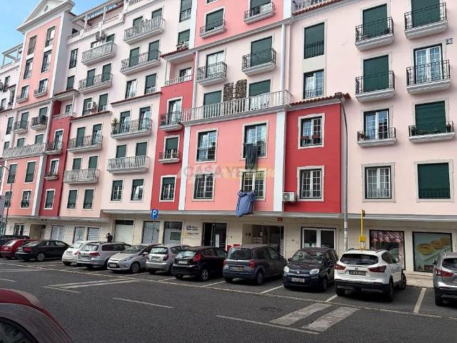 Apartment T2 in Águas Livres, Amadora