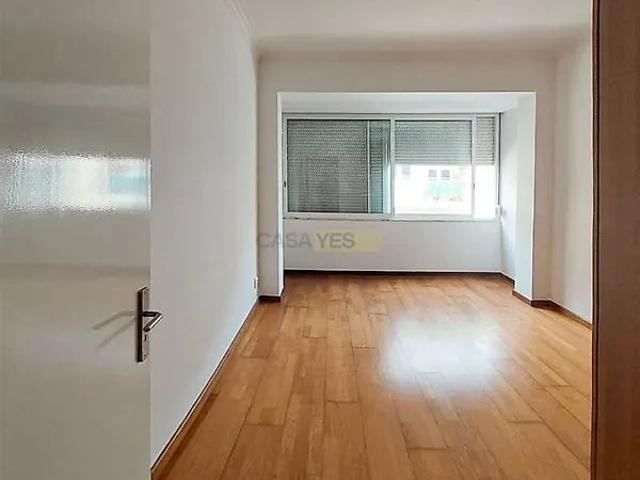 Apartment T2 in Águas Livres, Amadora